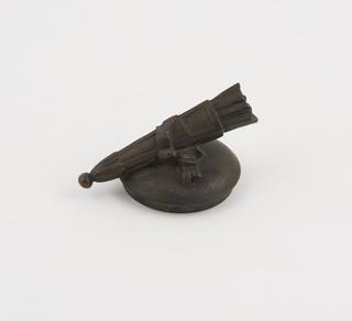 Lid for inkpot belonging to Paul Schuetzenberger, 1840-1860