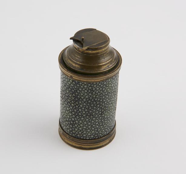 Prospect glass (spyglass), shagreen 1-draw tube, lens cap