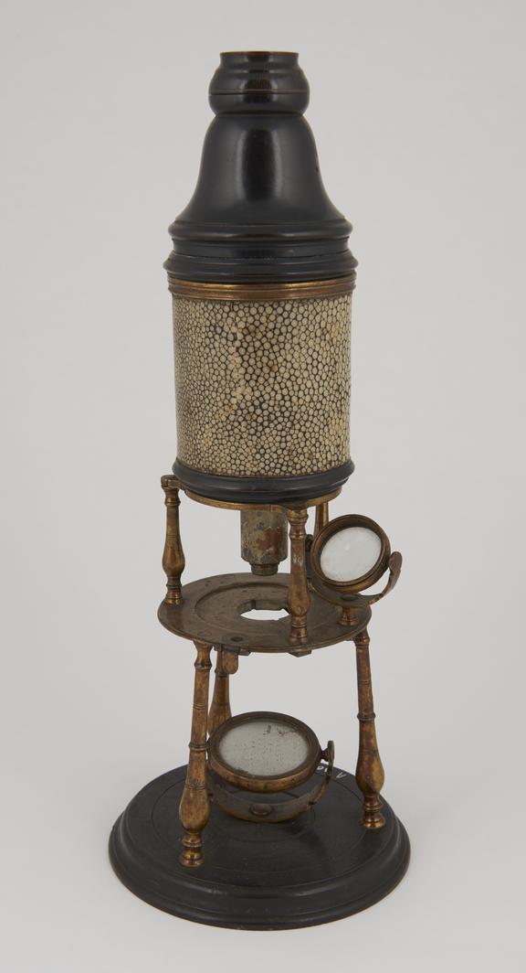 Culpeper microscope with staggered pillars, black shagreen tube