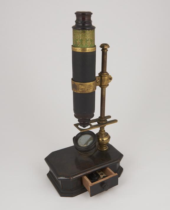 Boxfoot microscope with ball-socketed pillar, signed by Baillou