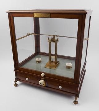 Prototype gold assay balance, in glazed mahogany case, 1852