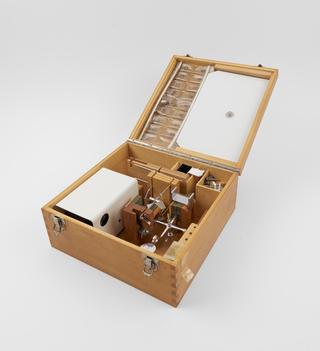 Box, for Mettler ultra microbalance and accessories