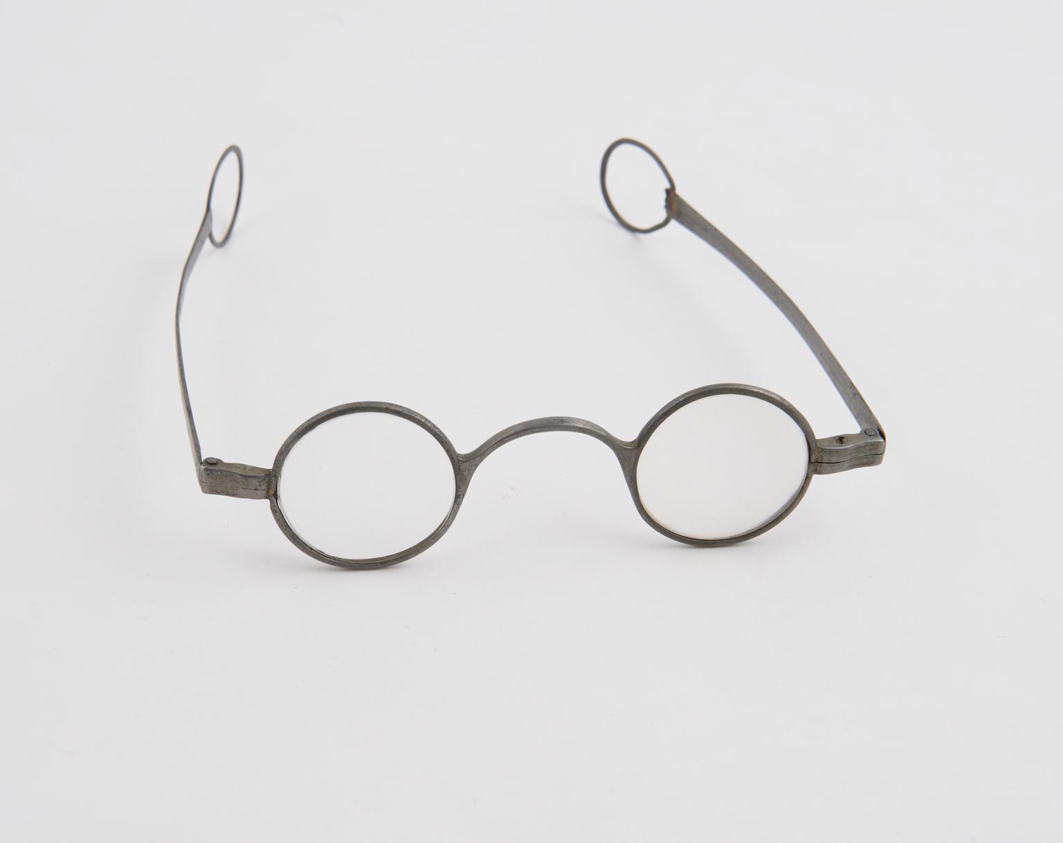 Buffer Rings For Spectacles Steel spectacles with hinged sides with ring ends | Science Museum ...