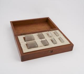 Glass cells, in mahogany box, for Spekker photo-electric absorptiometer