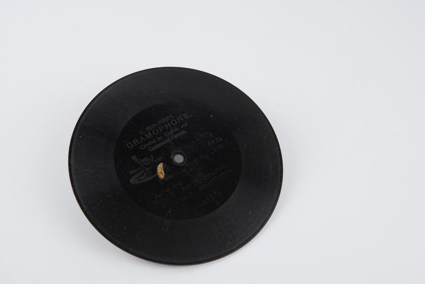 Berliner 7-inch gramophone record, dated 12 June 1898