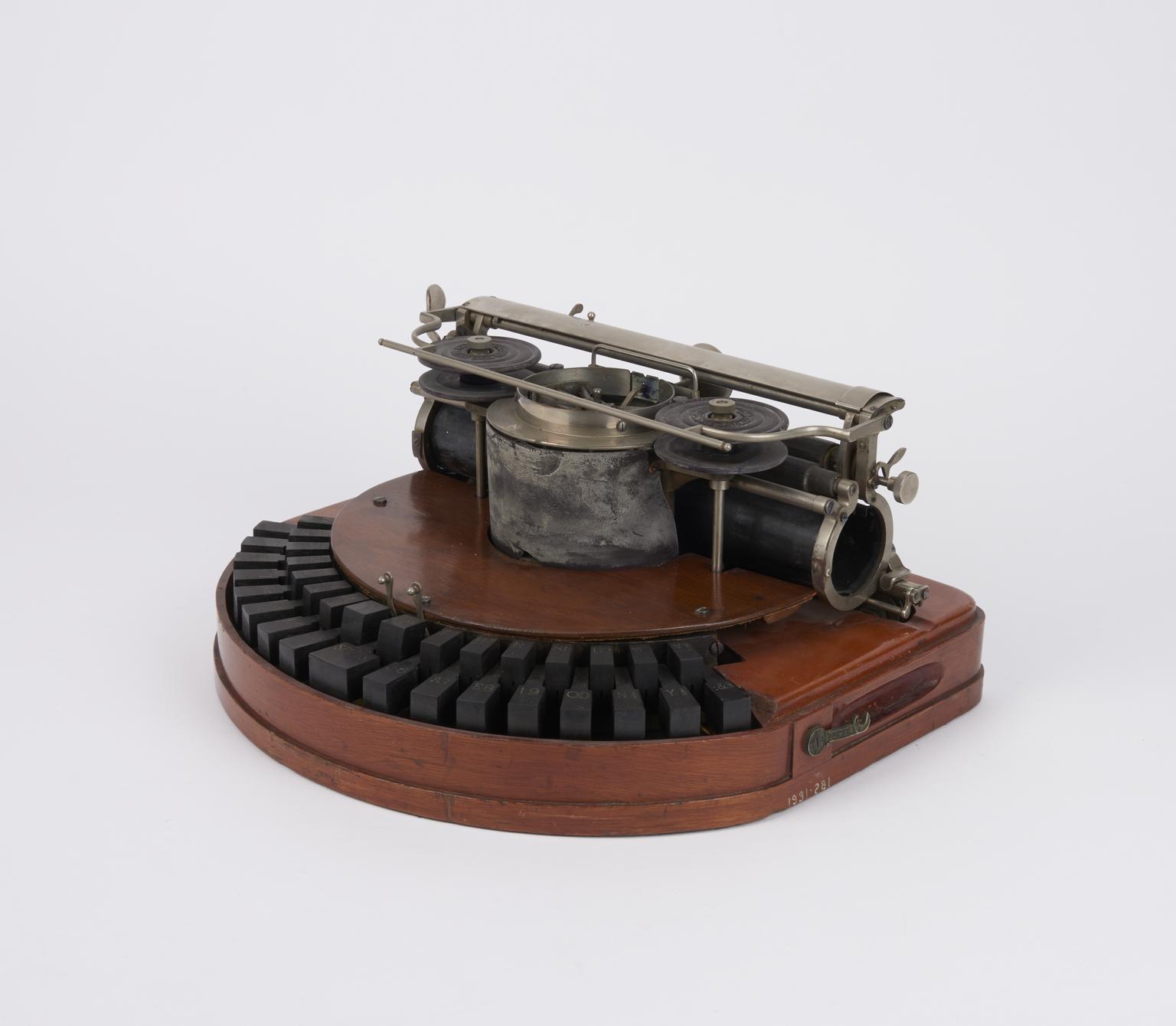 Hammond 'Ideal' typewriter, 1884