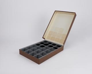 Partitioned fonts box