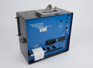 Outdoor microphone enclosure type 194, with packaging