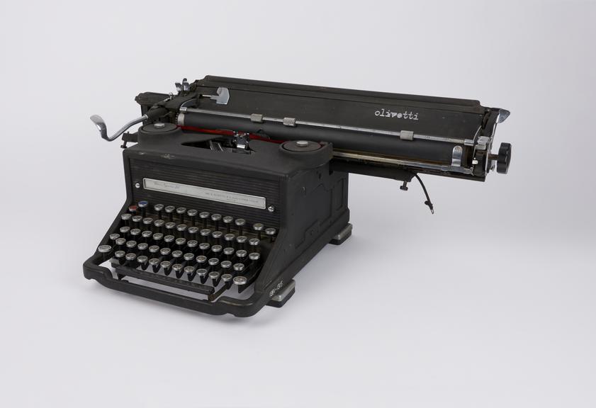 Olivetti standard manual typewriter