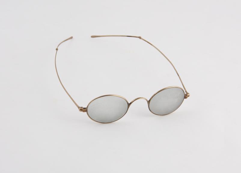 Gold turnpin bent 'preserver' spectacles