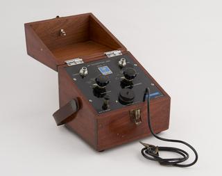 pH calibration unit model 77 (serial no. 7763) mounted in wooden carrying box. E.I.L.