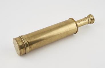 Small Gregorian reflecting telescope