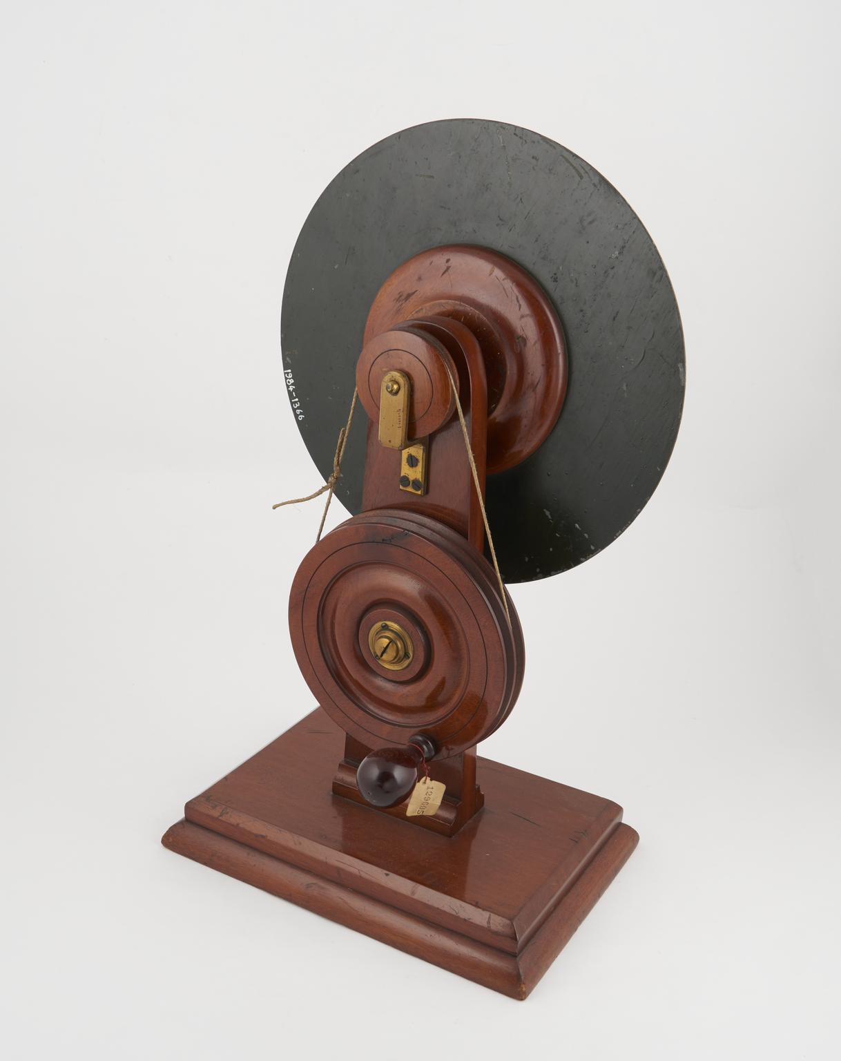 Newton's disc apparatus | Science Museum Group Collection