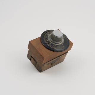 4-wheel roller bolt combination lock