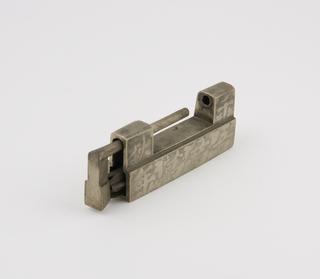Chinese bar-type padlock in brass