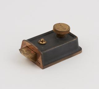 Yale door latch, 1901-1930