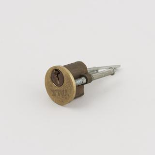 Lock mechanism for double cylinder automatic dead latch