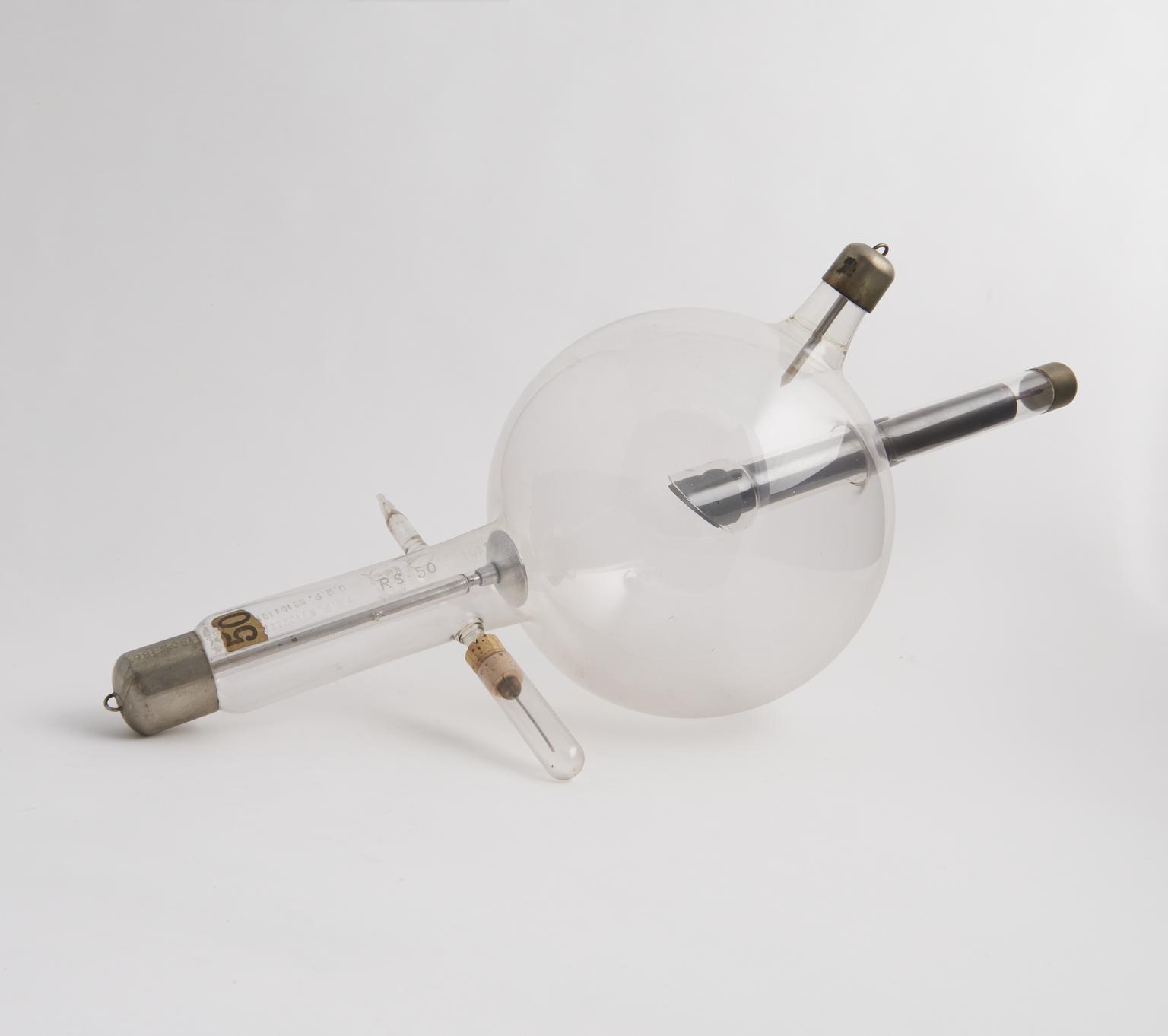 X-ray tube with separate anode | Science Museum Group Collection