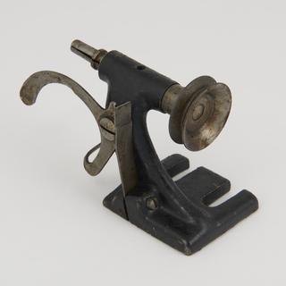 Singer lock stitch button-hole sewing machine head; component