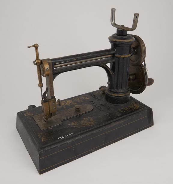 Double-thread chain-stitch sewing machine