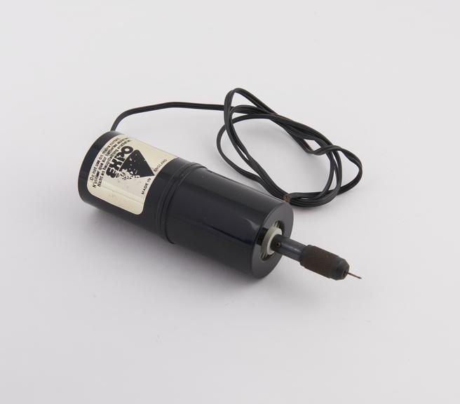 Minidrill for taking small samples from archaeological specimen