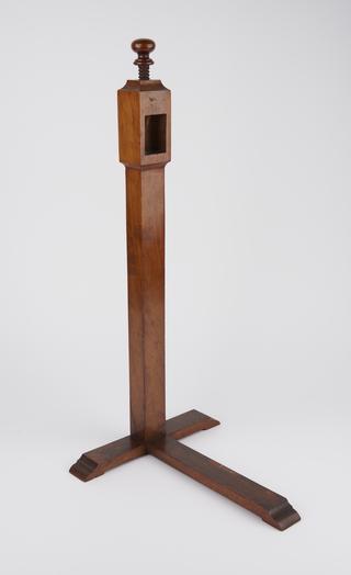 Mahogany tripod stand for tuning forks