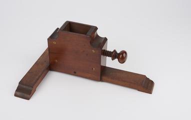 Mahogany tripod stand for tuning forks
