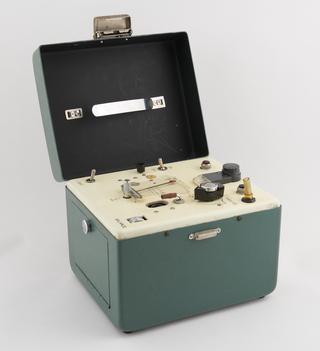 Direct reading pH meter