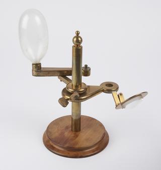 Reconstruction oil lamp used by Robert Hook