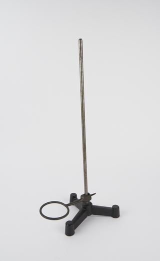 Retort stand and ring