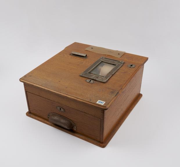 Wooden cash register by Curt Friedel, Radebeul-Dresden