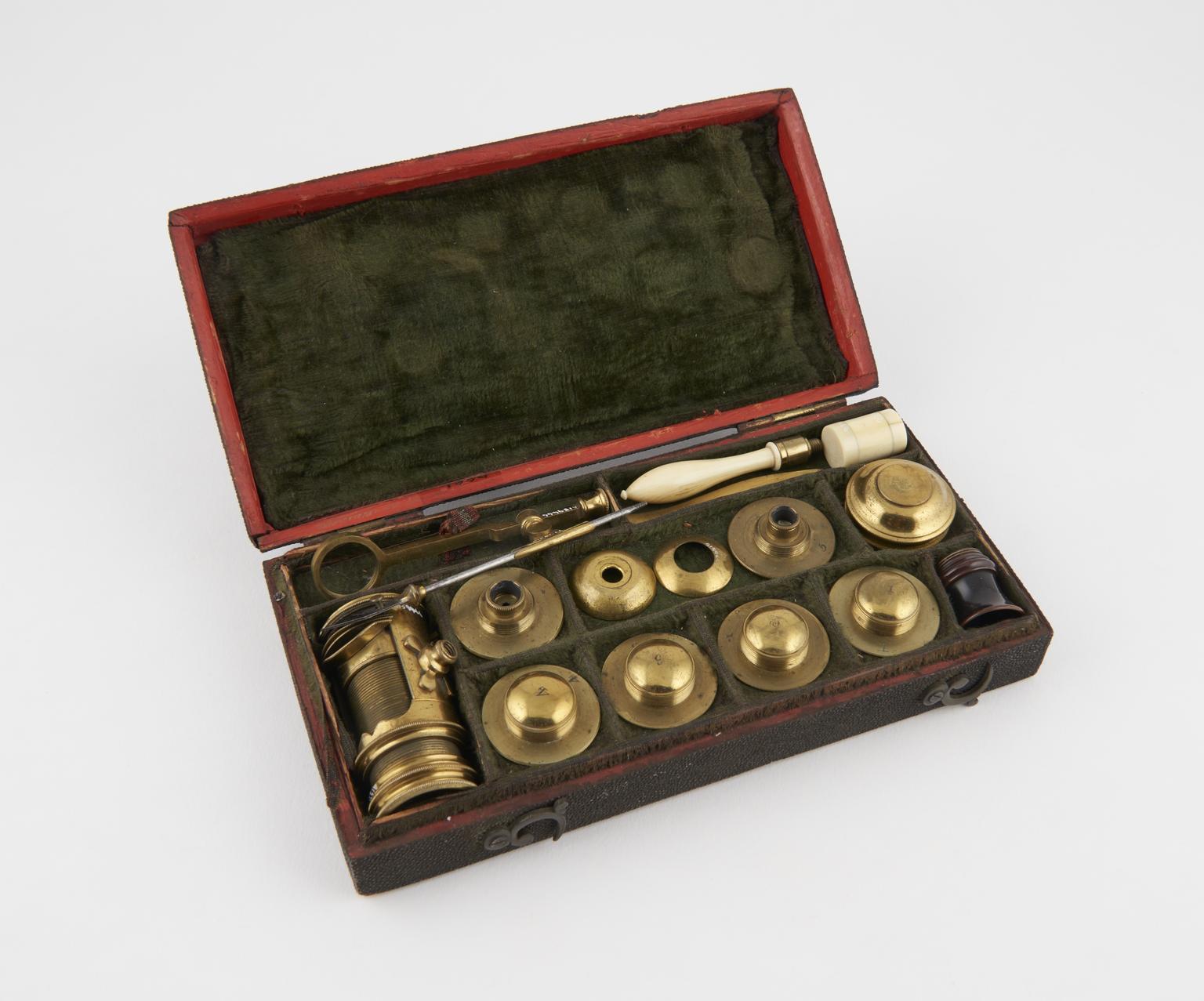 Compass Microscope simple compass microscope with accessories: five objective lenses ...