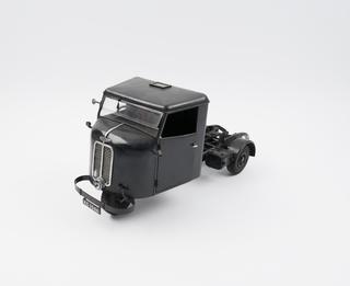 Model of Karrier Junior Cob tractor vehicle (scale 1:10)