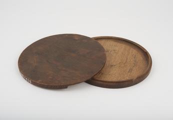 Oak case, for circle of proportion with rotating central planisphere