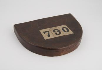 Mahogany case for Wilton's brass protractor