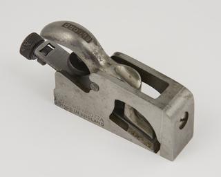 Small metal plane with interchangeable nose