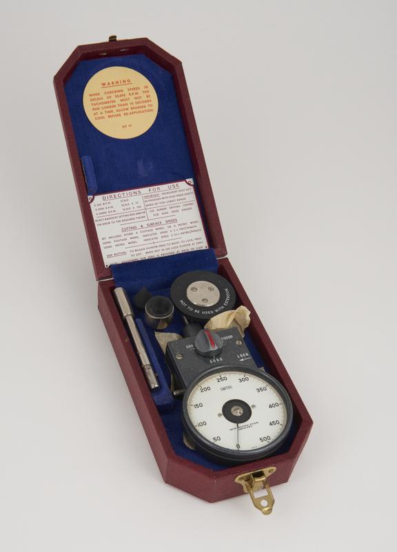 Electro-mechanical tachometer by Smiths, with 4 accessories