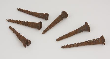 Six wood screws from 1938-189