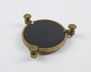 Artificial black glass horizon (lacking case and level)