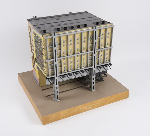 Model of Klonne intermittent vertical retort bench | Science Museum ...