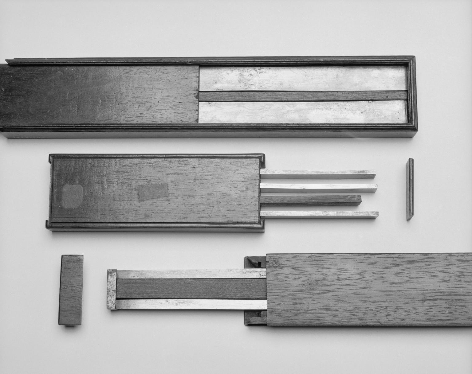 Three Magnets Three bar magnets in a box | Science Museum Group Collection