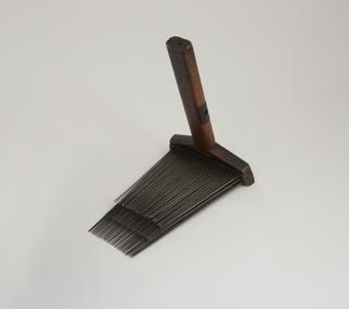 Heckle comb for hand preparing flax