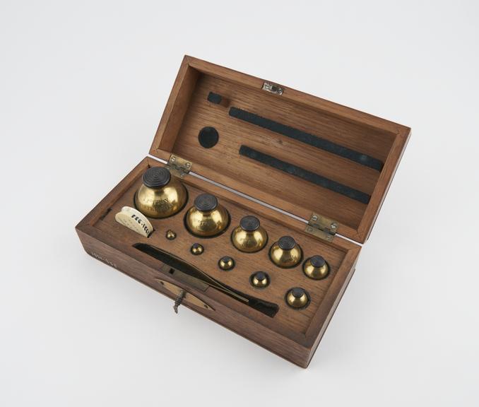 Official Standard Set of fifteen brass (ten spherical with