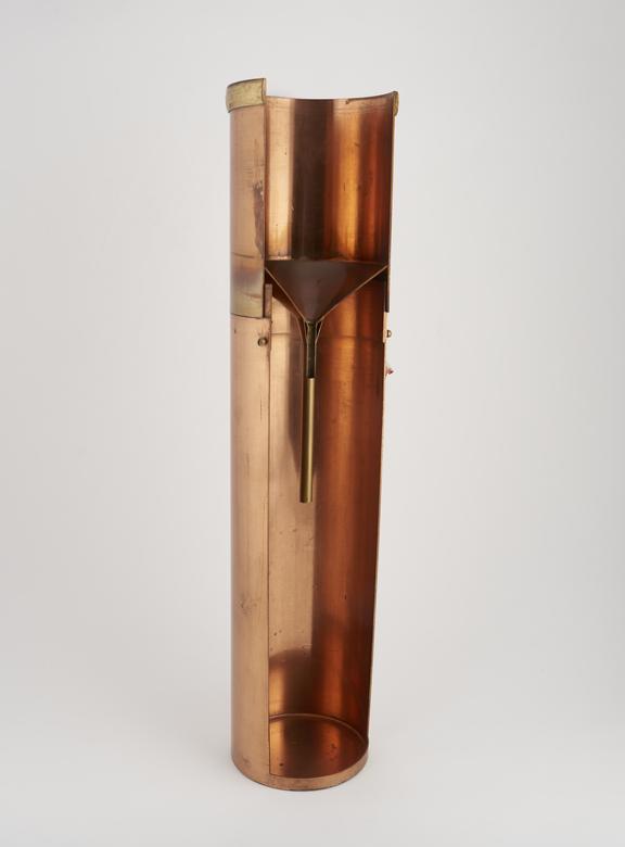 Sectioned rain gauge with Nipher shield, 1920.