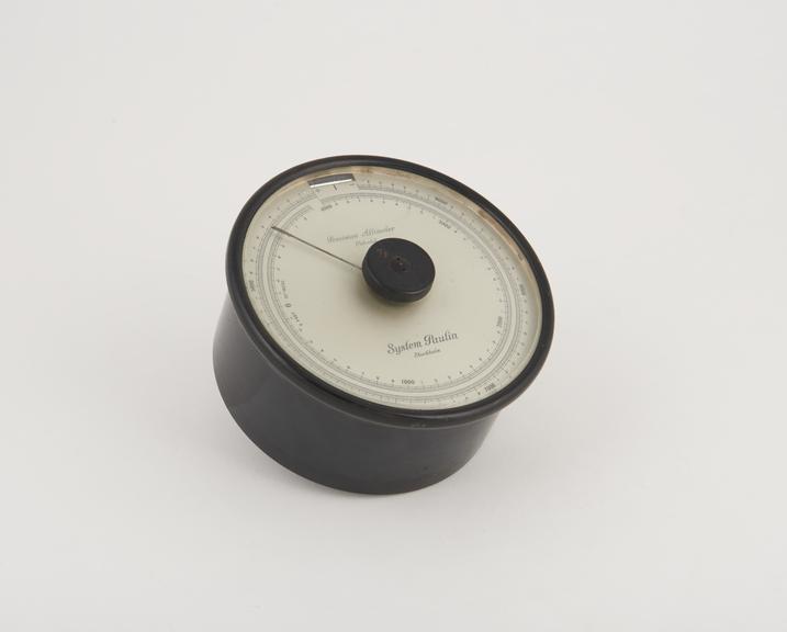 Field aneroid barometer, patented 1923, by Paulin, c1928