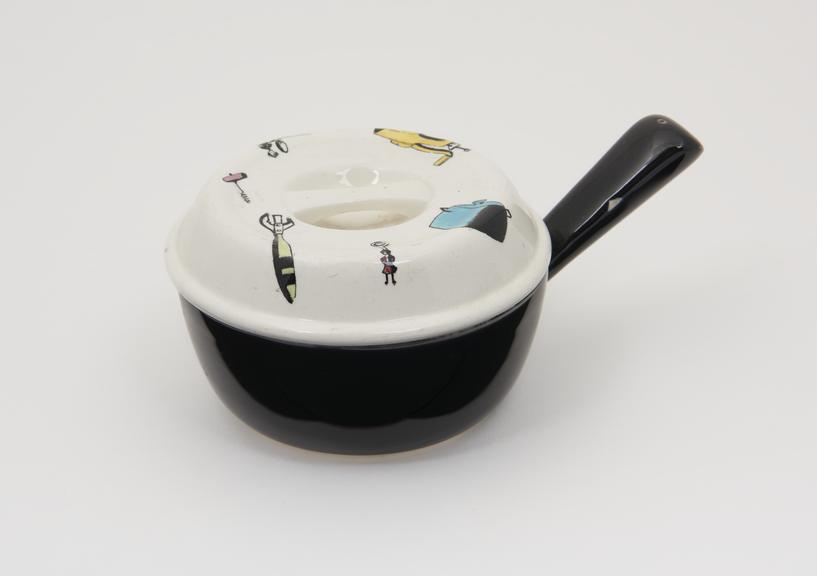 Caldor' ovenware baking pot with lid, Empire Porcelain Co