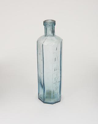 Glass measuring cylinder