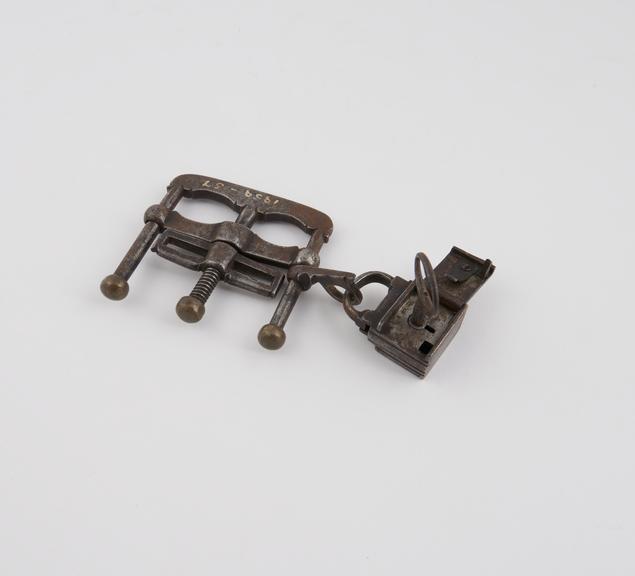 Pair of Thumbekins, padlock and key, English, 17th Century