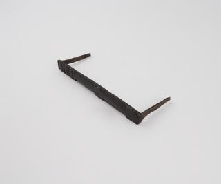 Bracket for rectangular lock plate