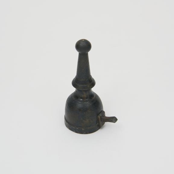 Metal snuffer, unsigned, 1825-1835